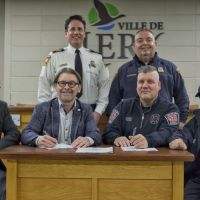 La ville de Léry et le syndicat des pompiers et des pompières signent leur convention collective