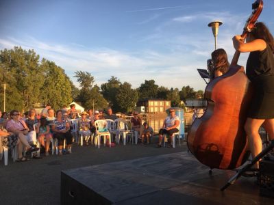 Concert sur le quai «Lady Rouge»